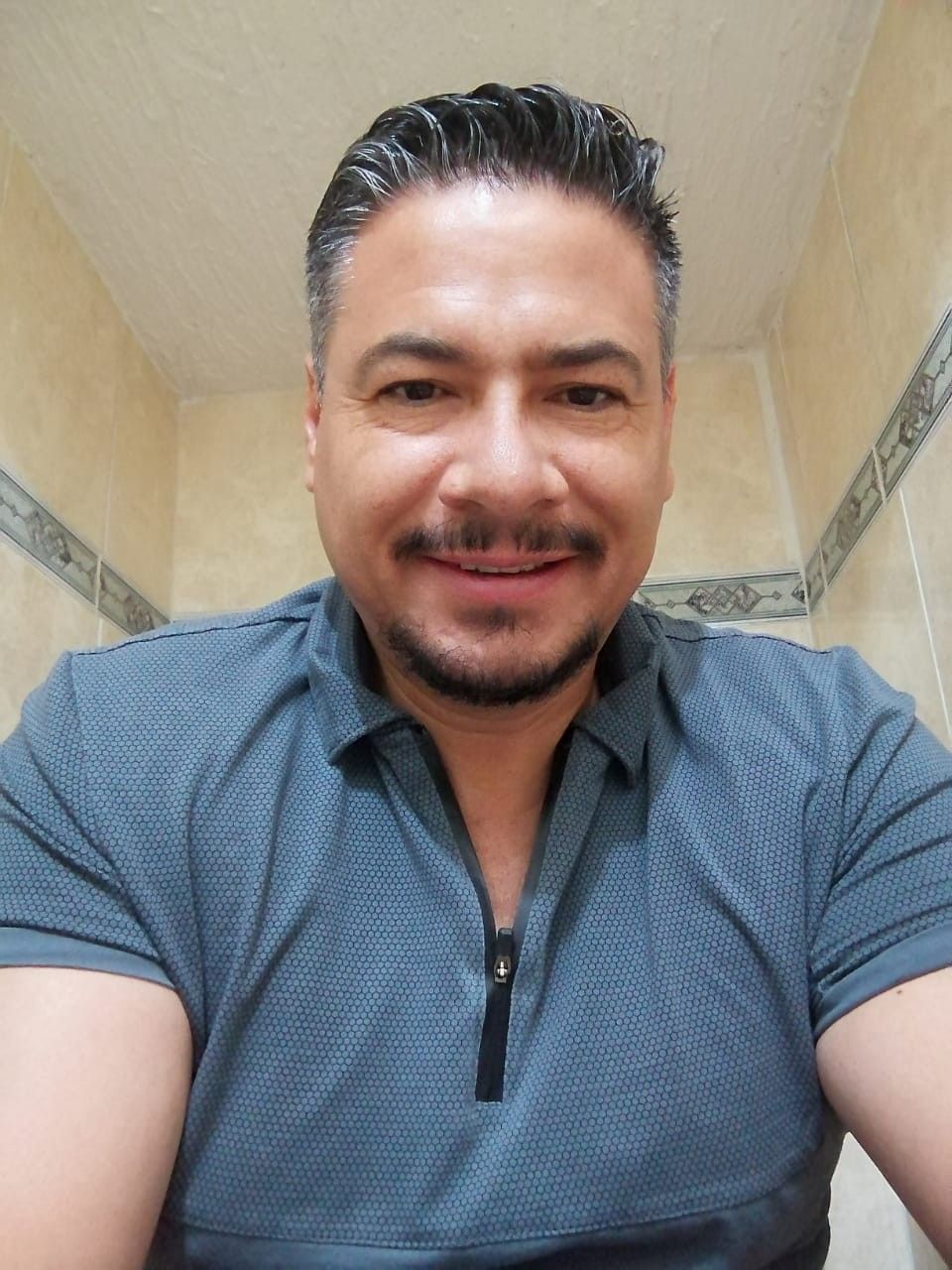 Carlos R.